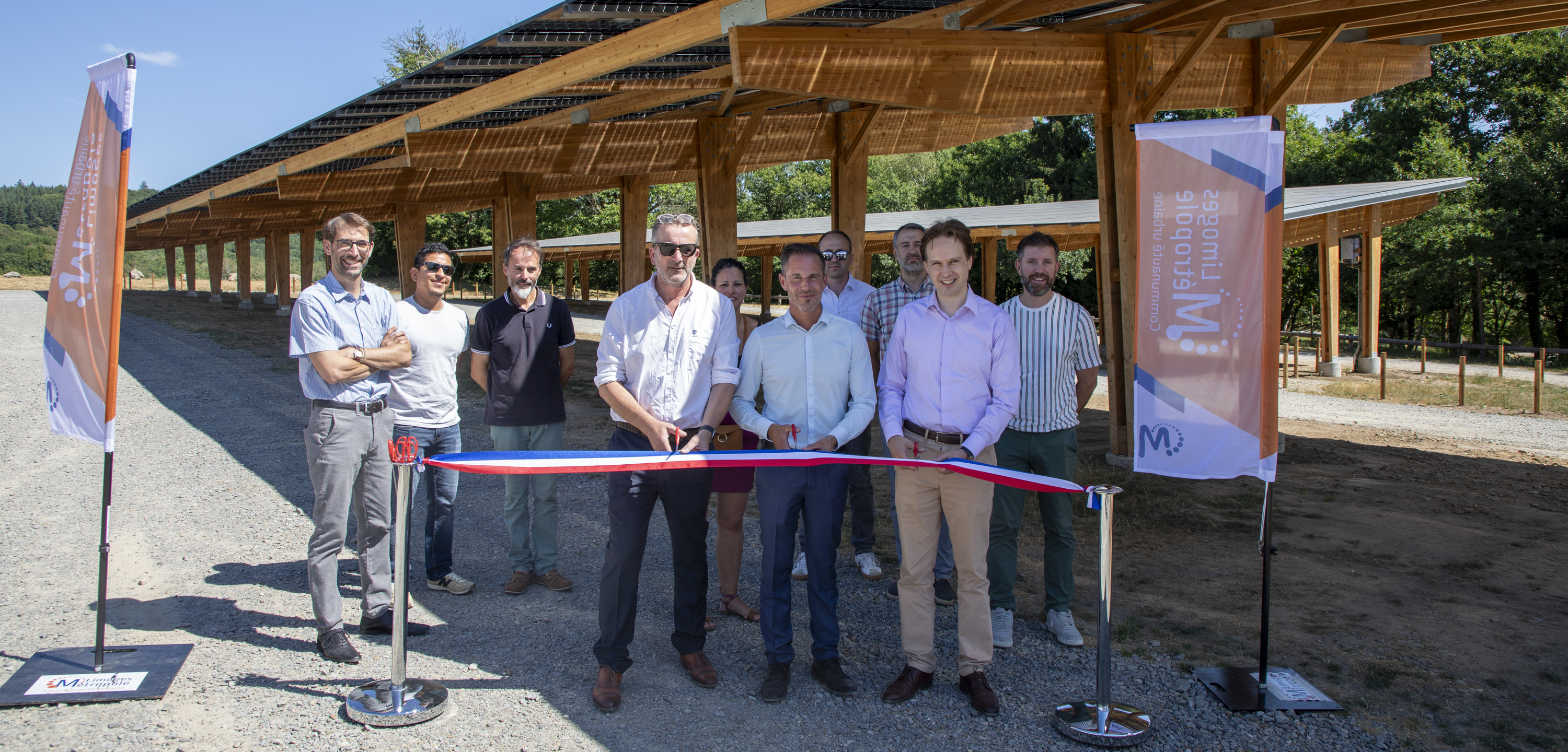 De nouvelles ombrières sur le parking du vélodrome Limoges Métropole}
