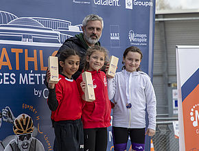 3e édition du Triathlon Limoges Métropole, podium enfants - Agrandir l'image (fenêtre modale)