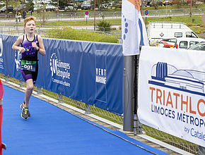 3e édition du Triathlon Limoges Métropole, arrivée enfants - Agrandir l'image (fenêtre modale)