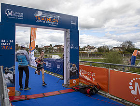 3e édition du Triathlon Limoges Métropole, arrivée enfants - Agrandir l'image (fenêtre modale)