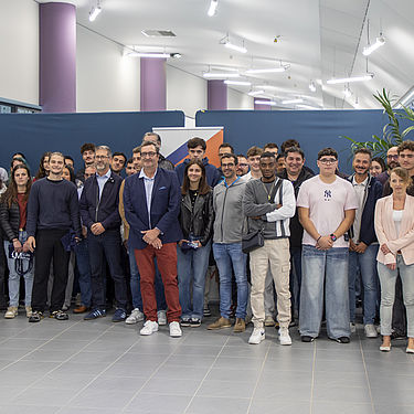 Photo de groupe des apprentis de Limoges Métropole et de leurs tuteurs