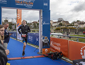 3e édition du Triathlon Limoges Métropole, arrivée - Agrandir l'image (fenêtre modale)